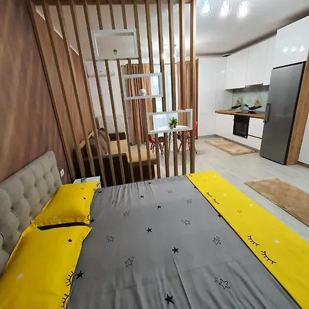 Listone' 13 Mamaia Nord Apartment *