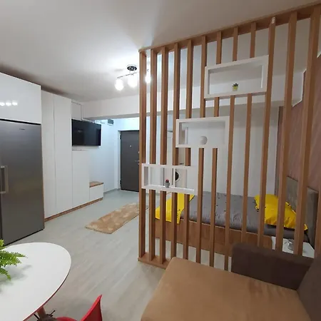 Listone' 13 Mamaia Nord Apartment *